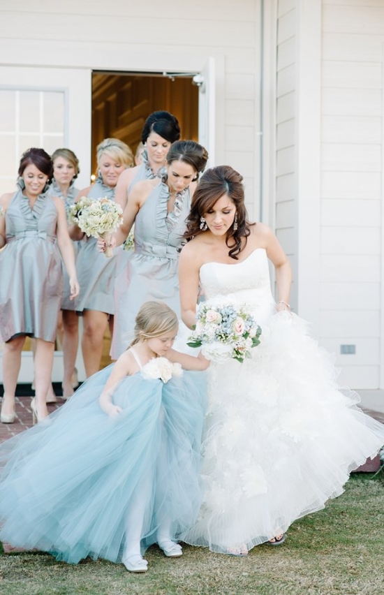 blue-and-ivory-shabby-chic-wedding