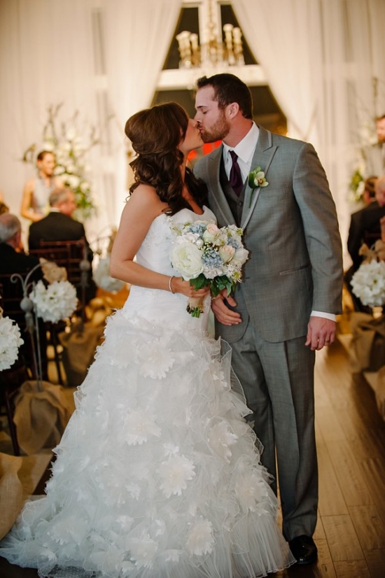 blue-and-ivory-shabby-chic-wedding