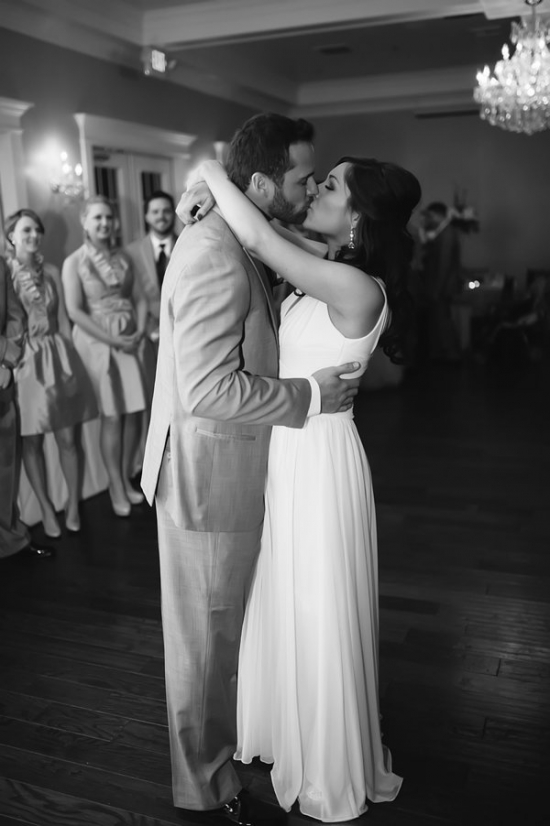 blue-and-ivory-shabby-chic-wedding
