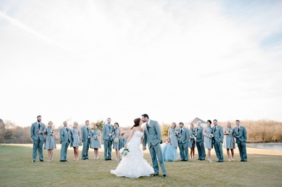 blue-and-ivory-shabby-chic-wedding