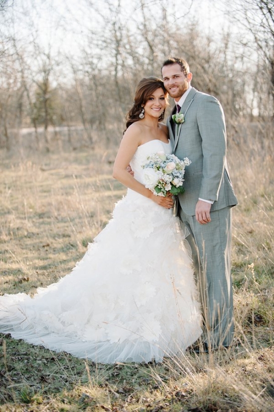 blue-and-ivory-shabby-chic-wedding