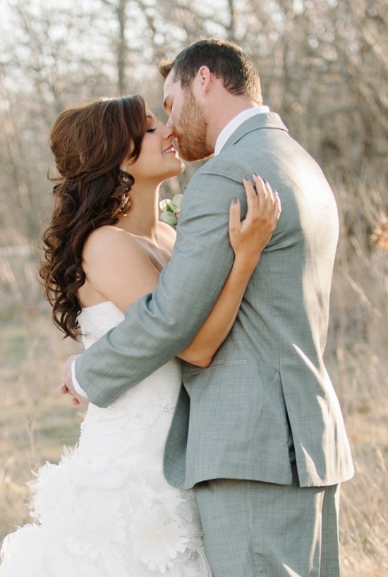 blue-and-ivory-shabby-chic-wedding