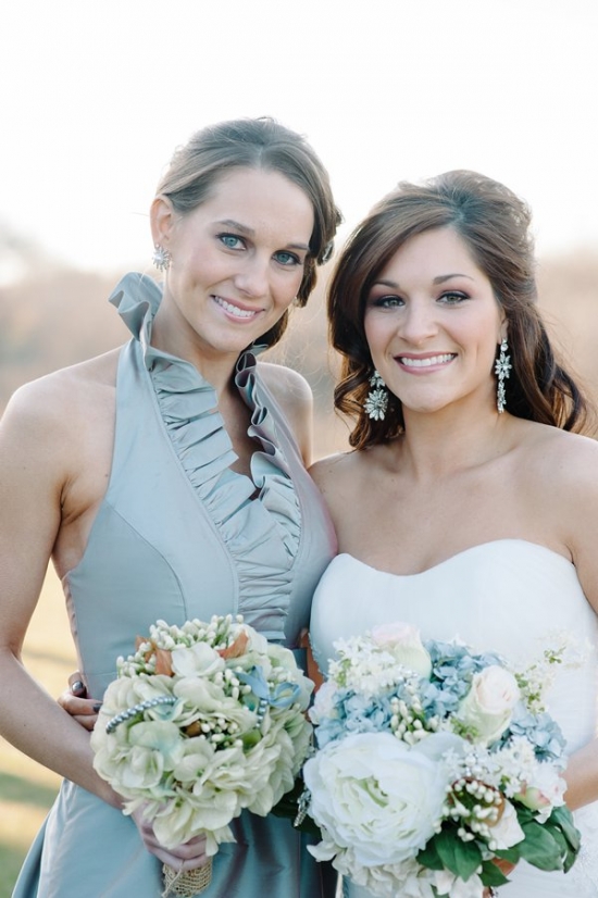 blue-and-ivory-shabby-chic-wedding