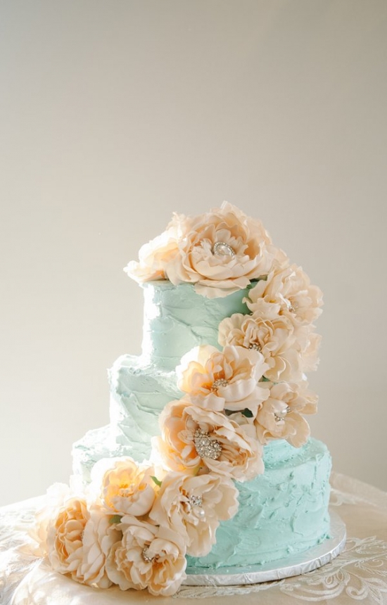 blue-and-ivory-shabby-chic-wedding