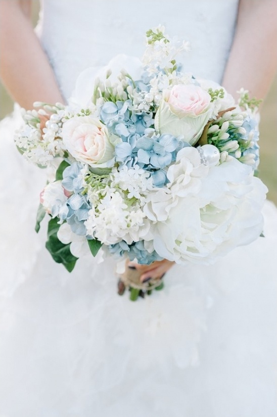 blue and white romantic wedding bouquet