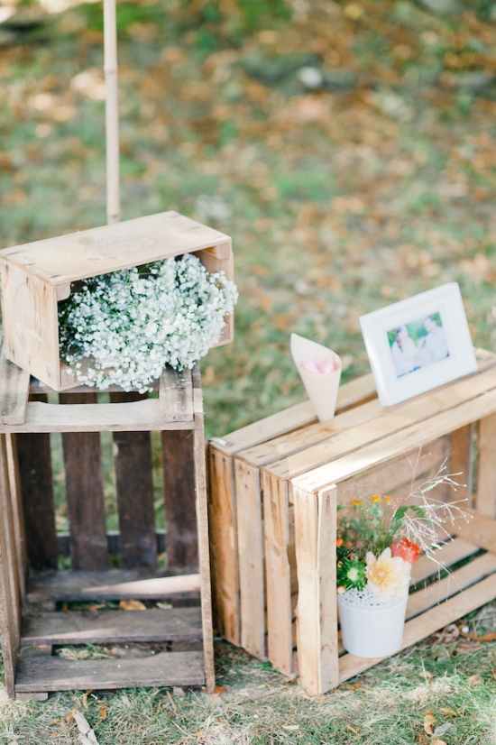 breezy-beautiful-picnic-wedding