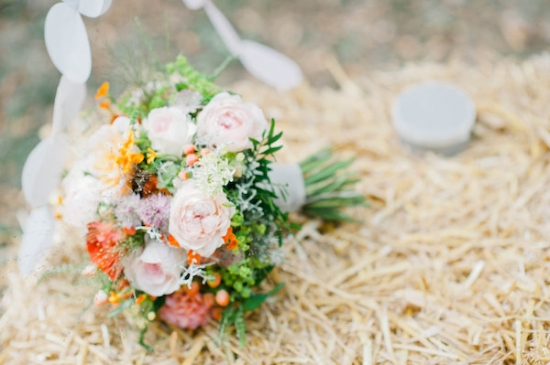 breezy-beautiful-picnic-wedding