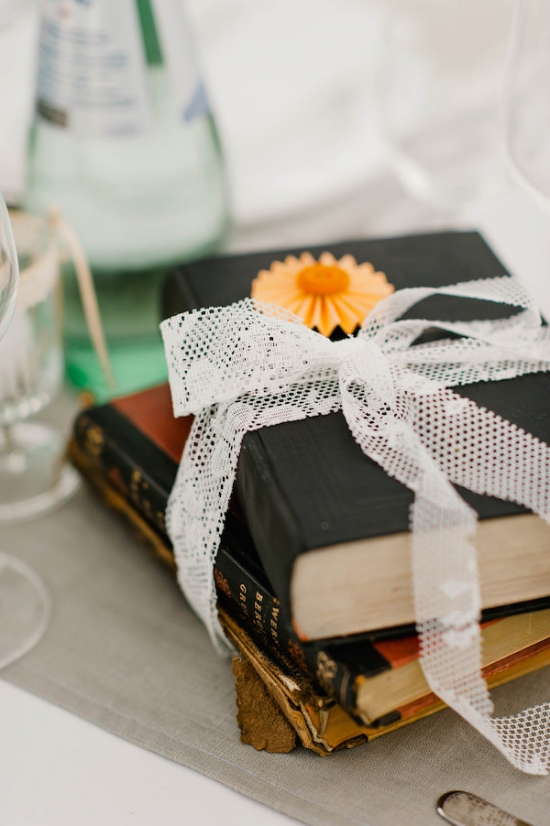breezy-beautiful-picnic-wedding