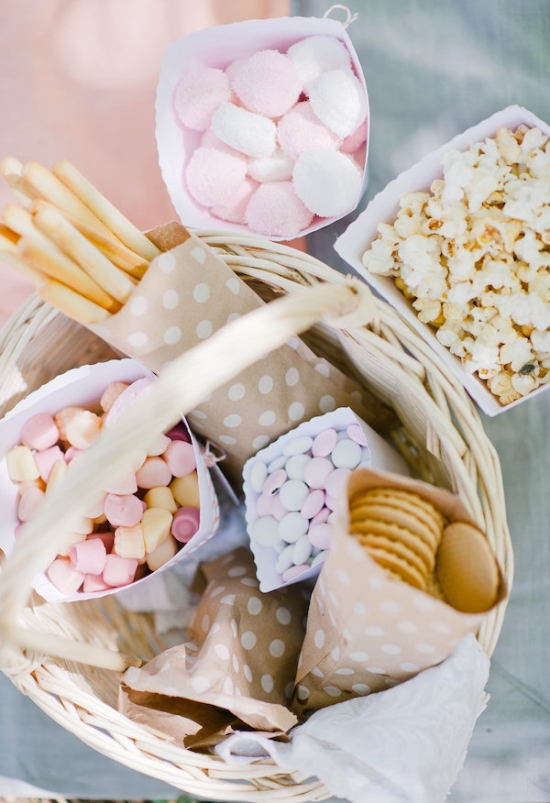 breezy-beautiful-picnic-wedding