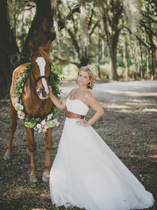 equestrian-themed-wedding-must-haves