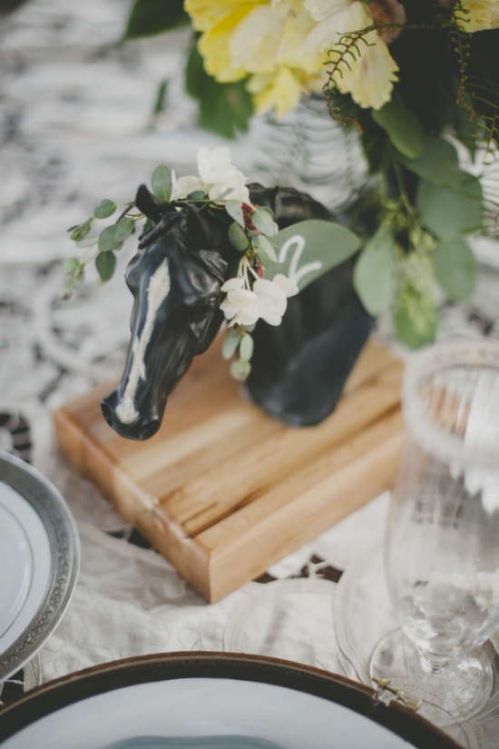equestrian-themed-wedding-must-haves