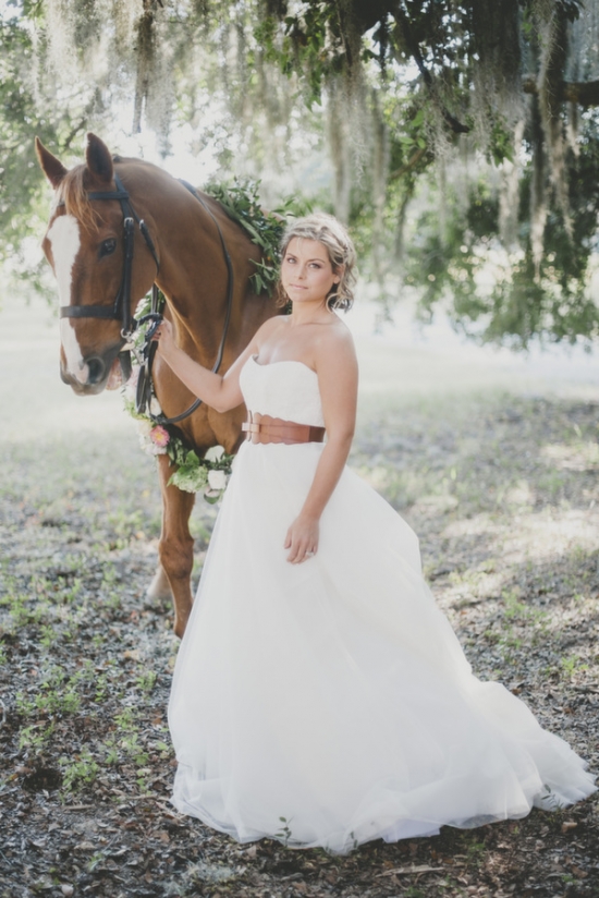 equestrian-themed-wedding-must-haves