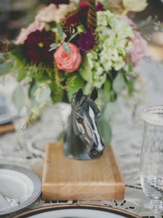 equestrian-themed-wedding-must-haves