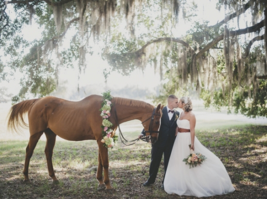 equestrian-themed-wedding-must-haves