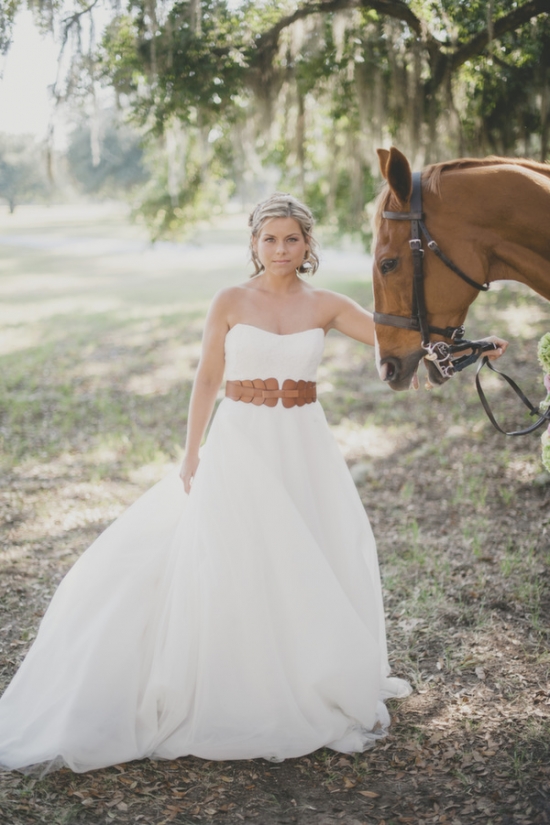 equestrian-themed-wedding-must-haves