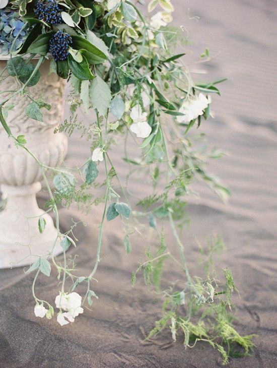 magnolia-rouge-newest-issue-beach