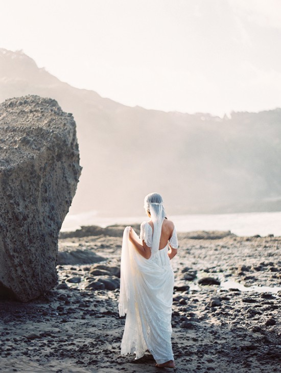 magnolia-rouge-newest-issue-beach