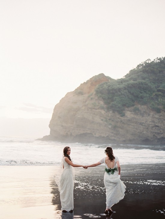 magnolia-rouge-newest-issue-beach