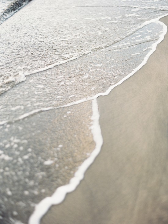 magnolia-rouge-newest-issue-beach