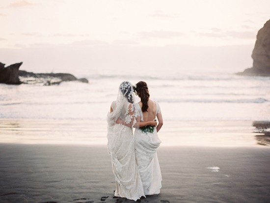 magnolia-rouge-newest-issue-beach