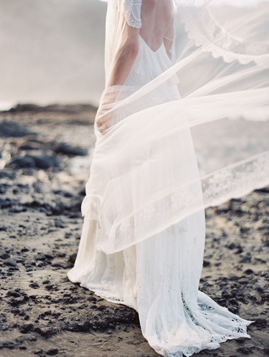 magnolia-rouge-newest-issue-beach