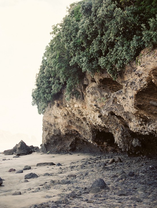 magnolia-rouge-newest-issue-beach