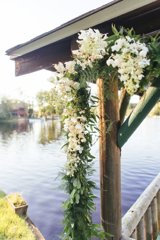 romantic-wedding-on-the-docks