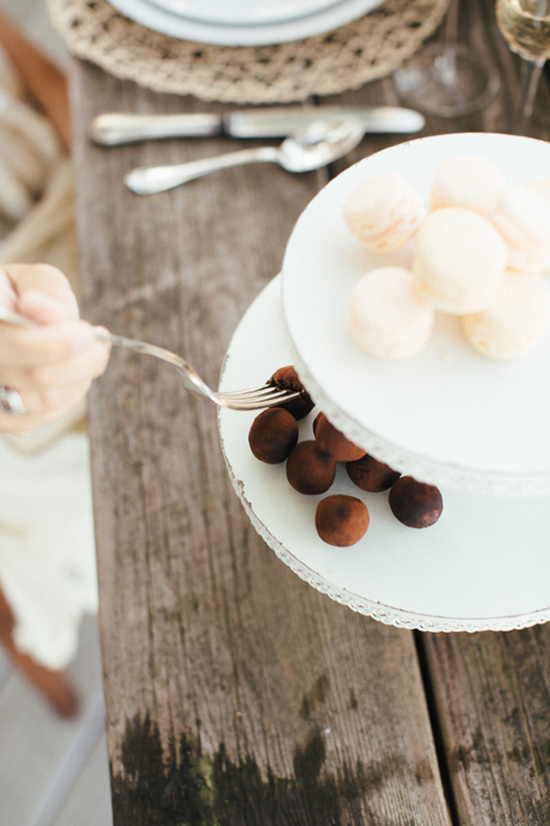 romantic-wedding-on-the-docks