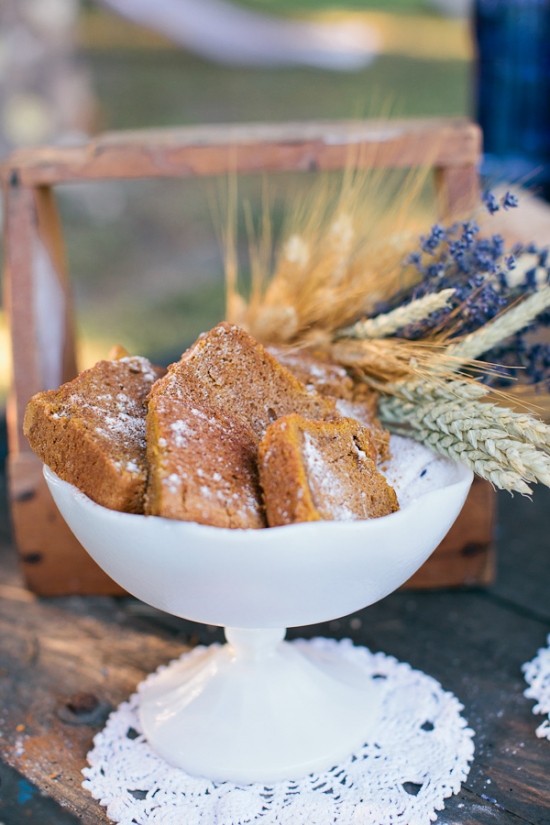rustic-lush-lavender-wedding