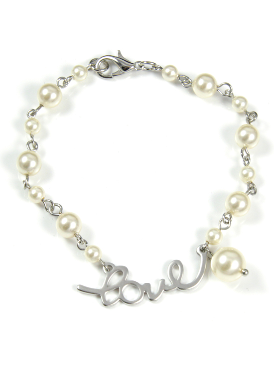Elegant pearl bracelet with the word love charm