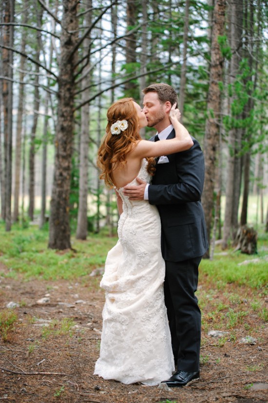 rain-and-shine-rustic-colorado-wedding