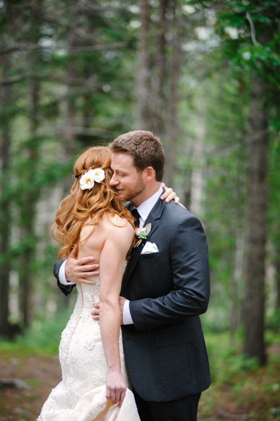 rain-and-shine-rustic-colorado-wedding