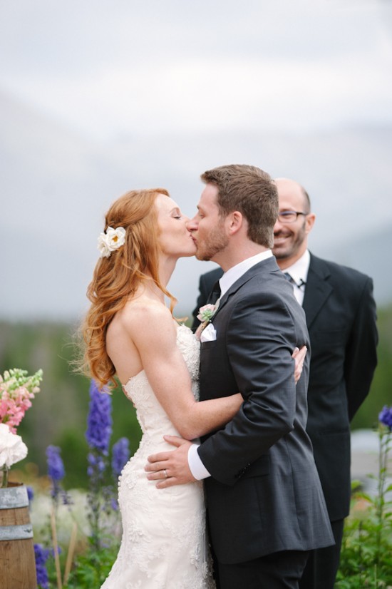 rain-and-shine-rustic-colorado-wedding