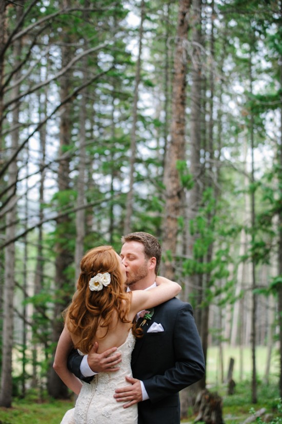 rain-and-shine-rustic-colorado-wedding