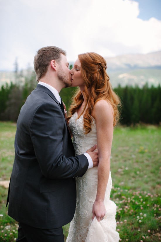 rain-and-shine-rustic-colorado-wedding