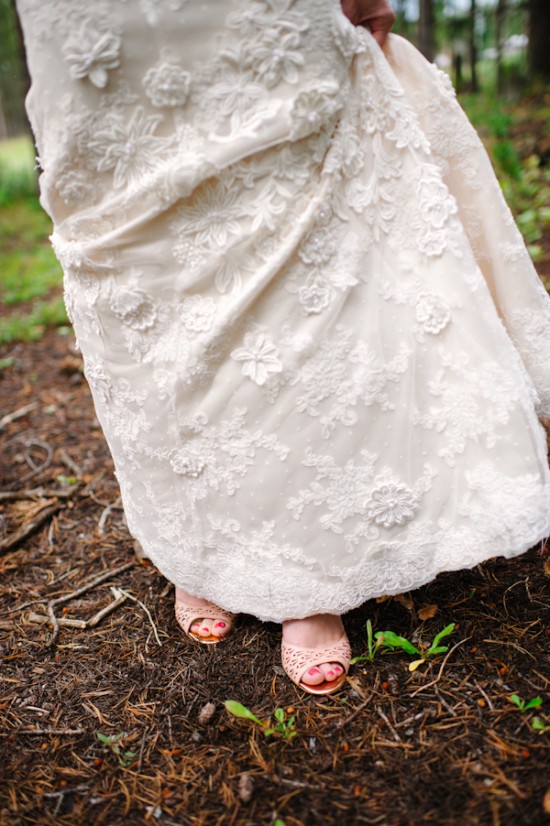 rain-and-shine-rustic-colorado-wedding