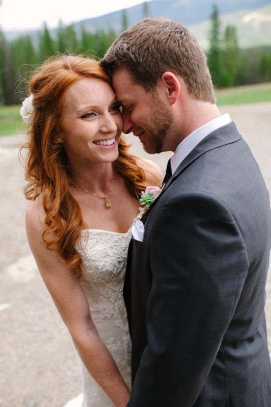 rain-and-shine-rustic-colorado-wedding