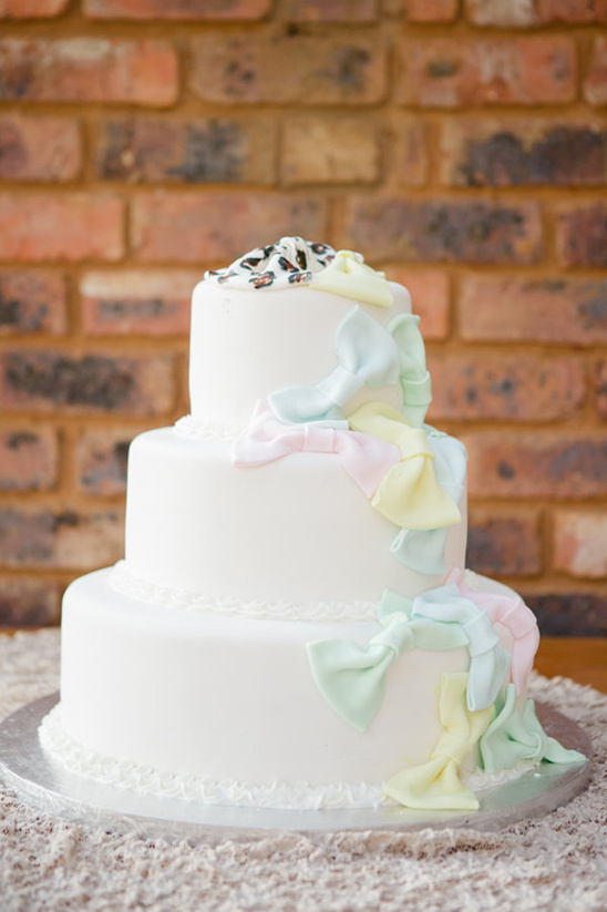 wedding cake with bow cascade