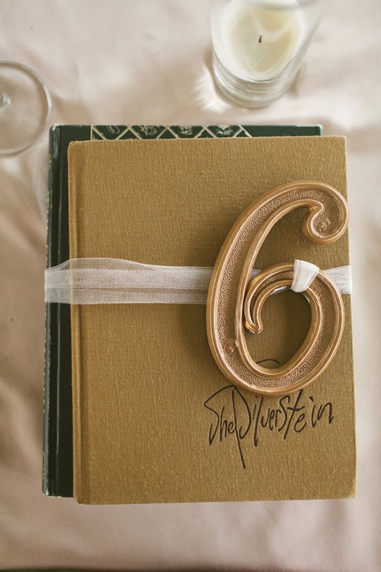 vintage-reception-with-steal-worthy