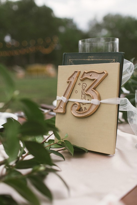 vintage-reception-with-steal-worthy