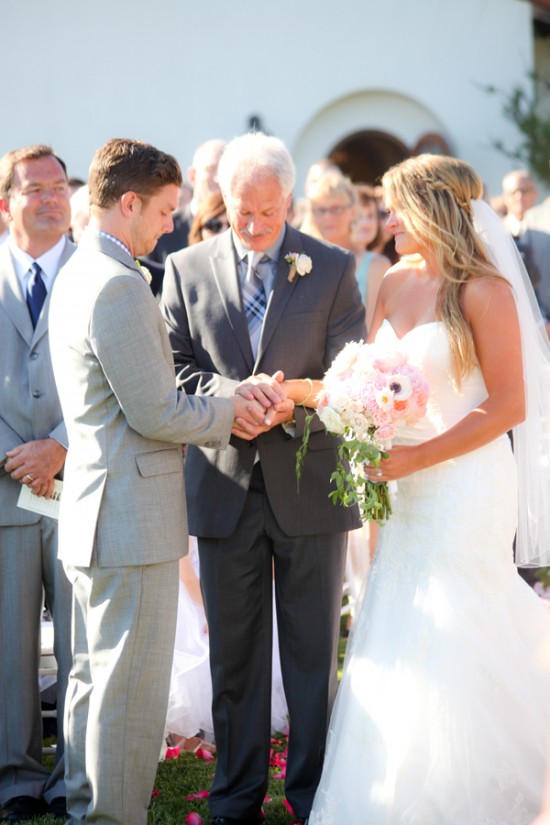 300-plus-wedding-made-intimately-cozy