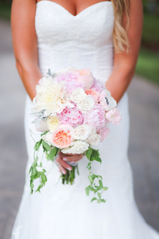 300-plus-wedding-made-intimately-cozy