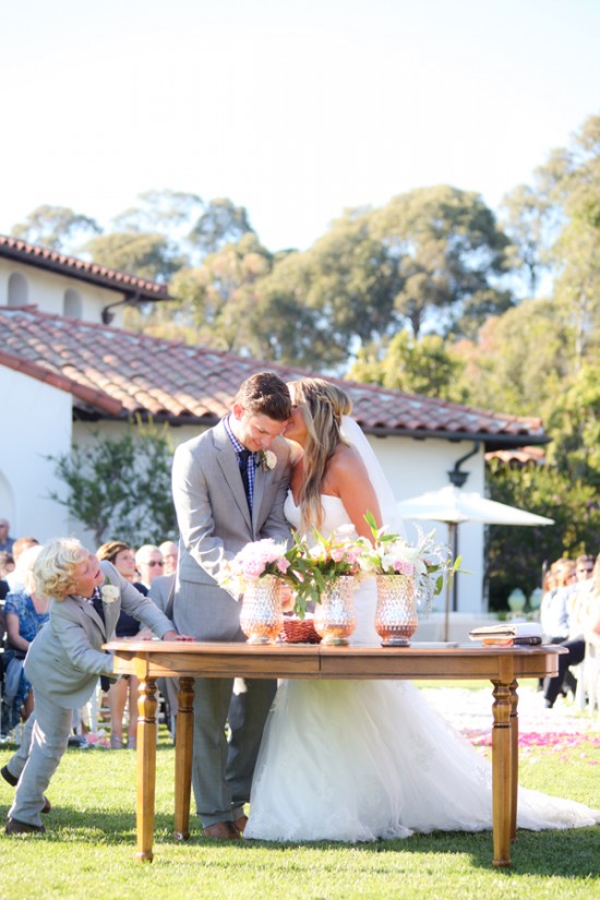 300-plus-wedding-made-intimately-cozy