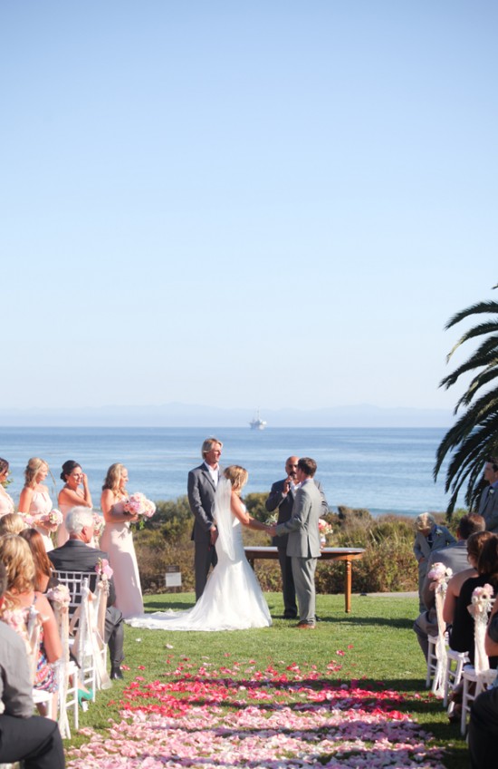 300-plus-wedding-made-intimately-cozy