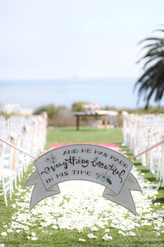 300-plus-wedding-made-intimately-cozy