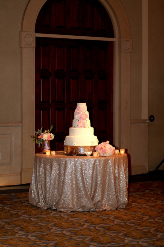 300-plus-wedding-made-intimately-cozy