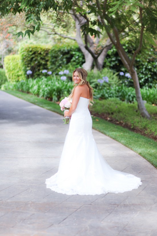 300-plus-wedding-made-intimately-cozy