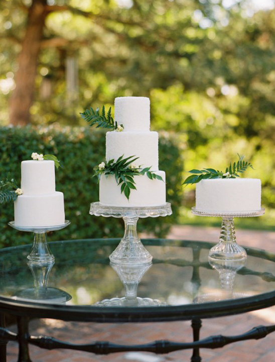 white wedding cakes display