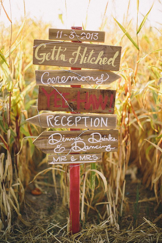 gettin hitched sign post