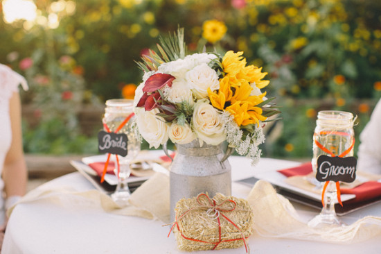 country-burlap-and-lace-wedding